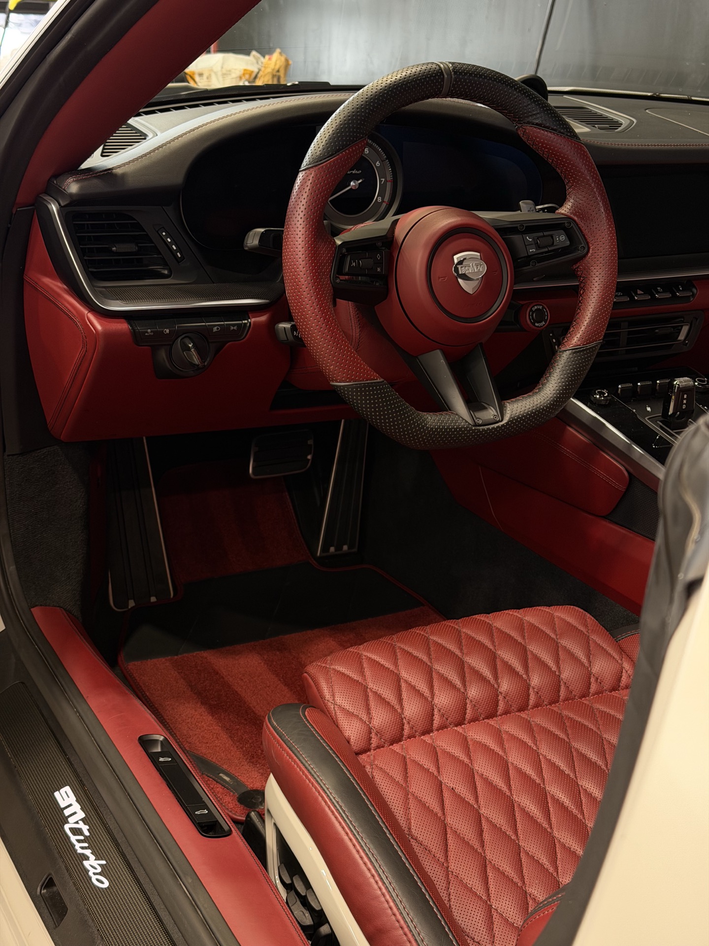 911 Turbo interior detail